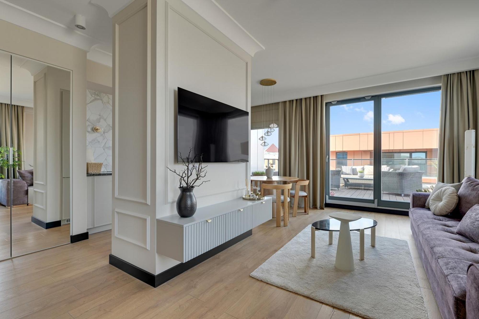 Blue Mandarin Riverside — Photos 1